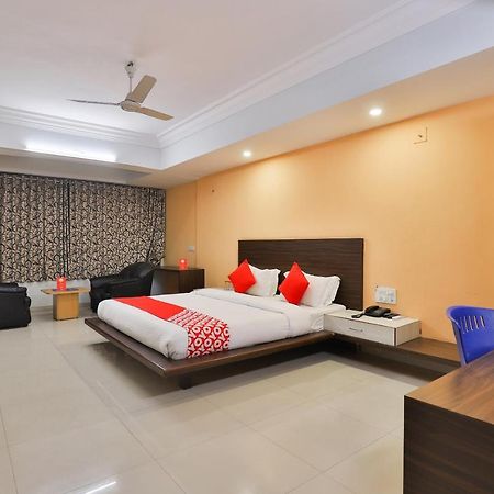 Infocity Club And Resort Gandhinagar Luaran gambar