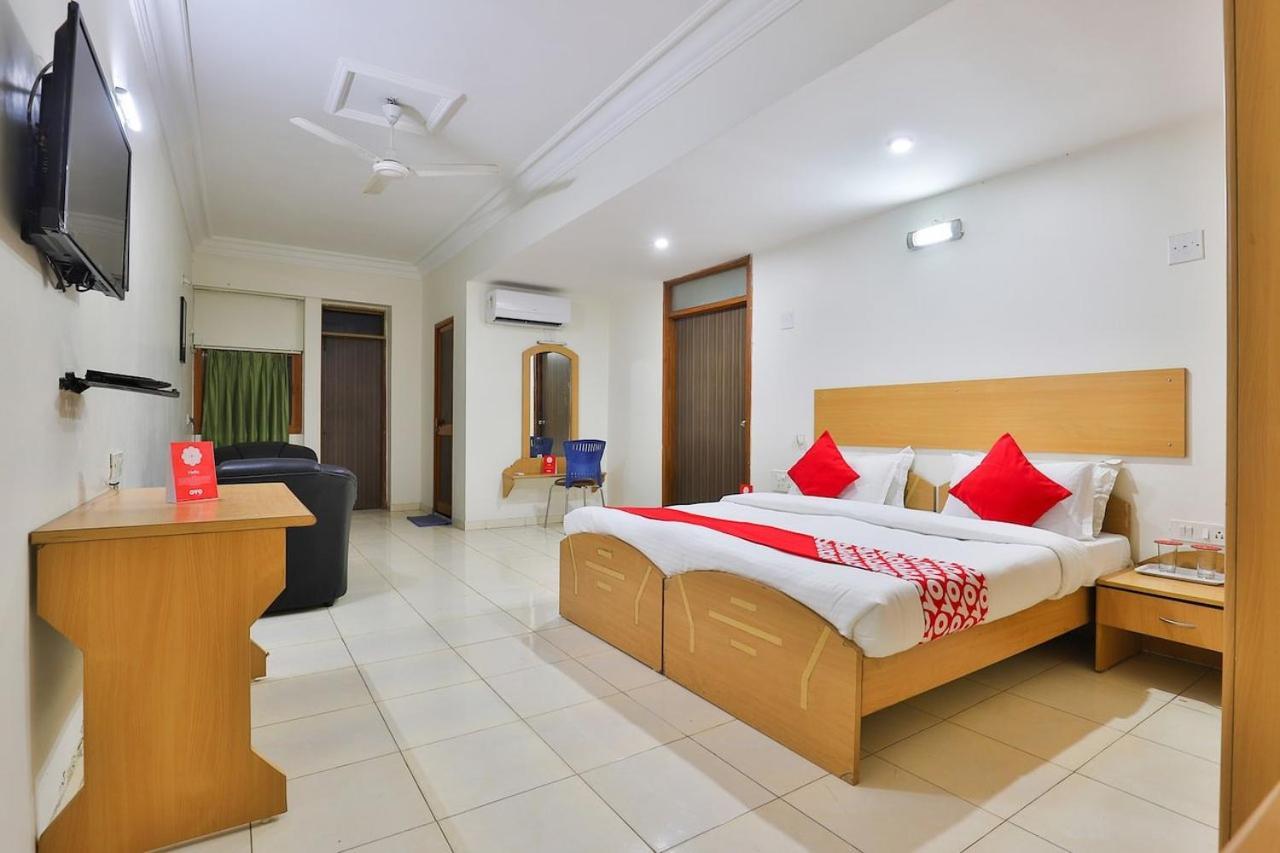 Infocity Club And Resort Gandhinagar Luaran gambar