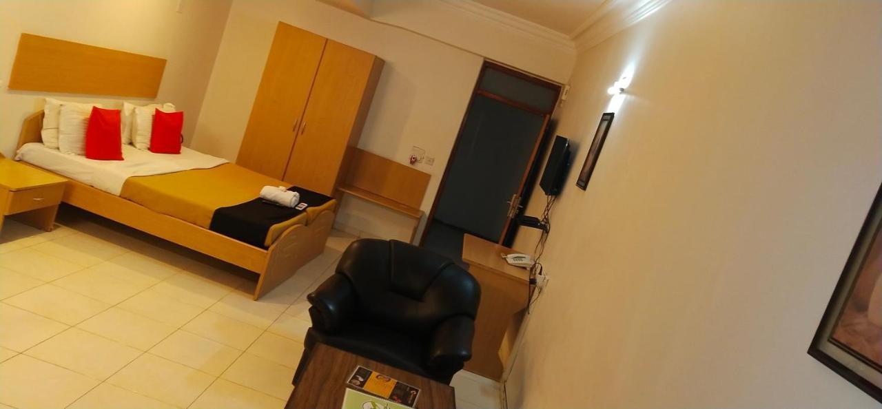 Infocity Club And Resort Gandhinagar Luaran gambar